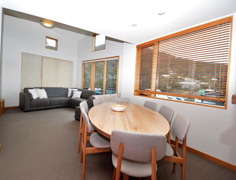 Akuna 3 - Kalgoorlie Accommodation 3