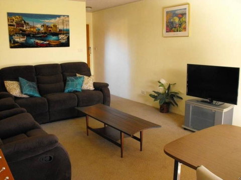 Akuna, Unit 8, 112-116 Little Street - Kalgoorlie Accommodation 1