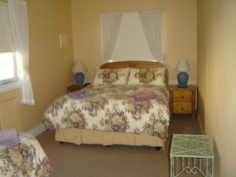 Albany Historic Cottage - Kalgoorlie Accommodation 3