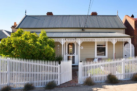 Albert Cottage - Kalgoorlie Accommodation 0