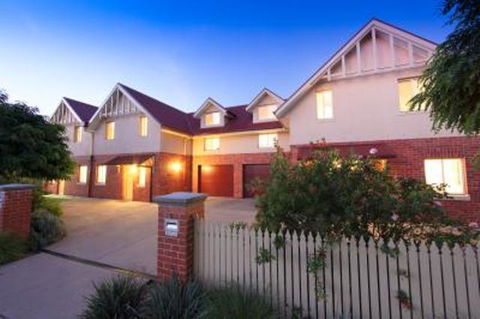 Albury Suites - Schubach Street - Kalgoorlie Accommodation 1
