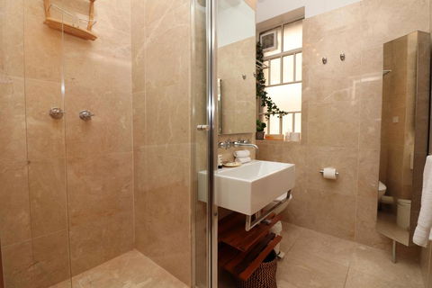 Alcaston House - Parliament House 300m, WiFi, Netflix - Kalgoorlie Accommodation 3