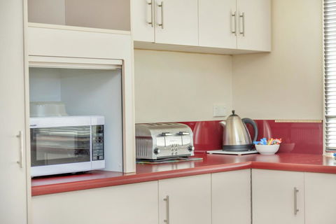 All Decked Out - Kalgoorlie Accommodation 3