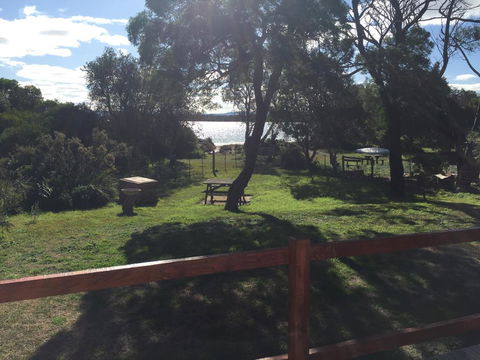 Alluvion Beach Cottage - Kalgoorlie Accommodation 1