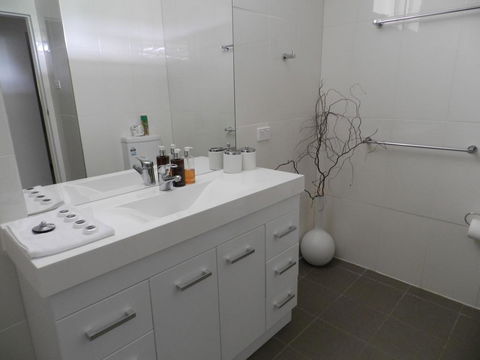 Almas Cottage - Kalgoorlie Accommodation 3
