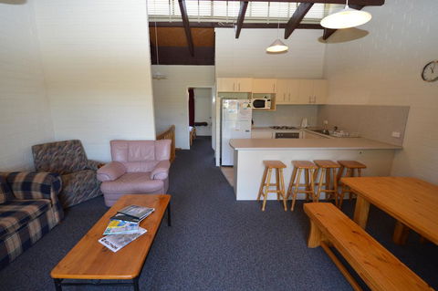 Alpha 8 - Kalgoorlie Accommodation 1
