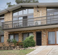 Alpine House - Views over Lake Jindabyne and the Snowy Mountains - Kalgoorlie Accommodation
