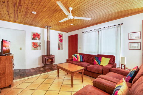 Amaroo - Rainbow Shores Room For Everyone And Walk To Beach - Kalgoorlie Accommodation 2
