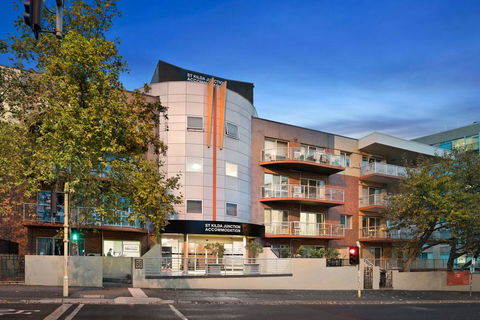 Amazing Accommodations: St Kilda - Kalgoorlie Accommodation 1