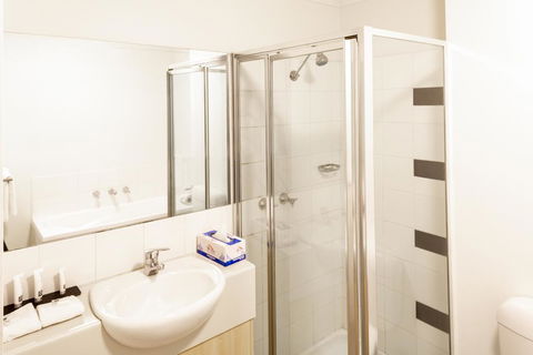 Amazing Accommodations: St Kilda - Kalgoorlie Accommodation 2