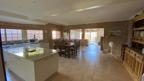 Amazing Beach House - Kalgoorlie Accommodation 3