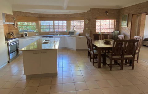 Amazing Beach House - Kalgoorlie Accommodation 1