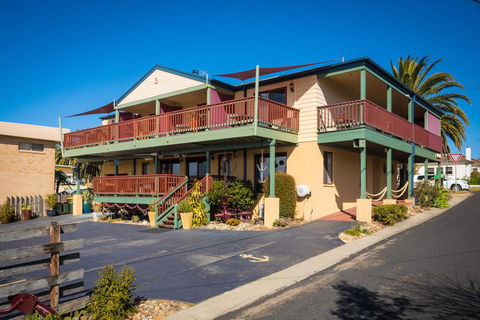 Anchors Aweigh - Kalgoorlie Accommodation 2