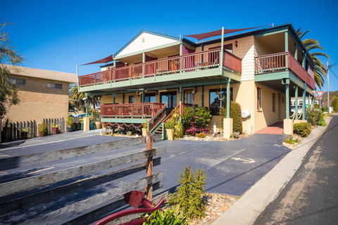 Anchors Aweigh - Kalgoorlie Accommodation 0