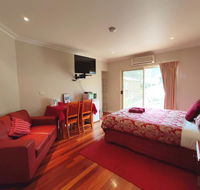 Angela's Beach Stays - Kalgoorlie Accommodation