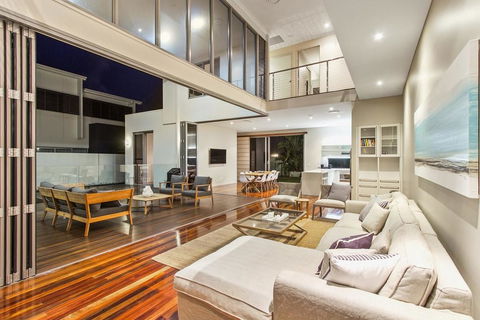 Angourie Beach House @ Corporate Boardies - Kalgoorlie Accommodation 1