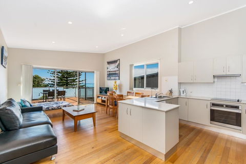 Angourie Blue Unit 2 - Kalgoorlie Accommodation 2
