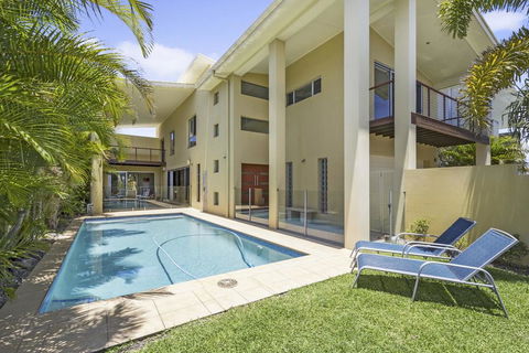 ANGOURIE HOUSE - SALT VILLAGE - Kalgoorlie Accommodation 0