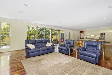 ANGOURIE HOUSE - SALT VILLAGE - Kalgoorlie Accommodation 1