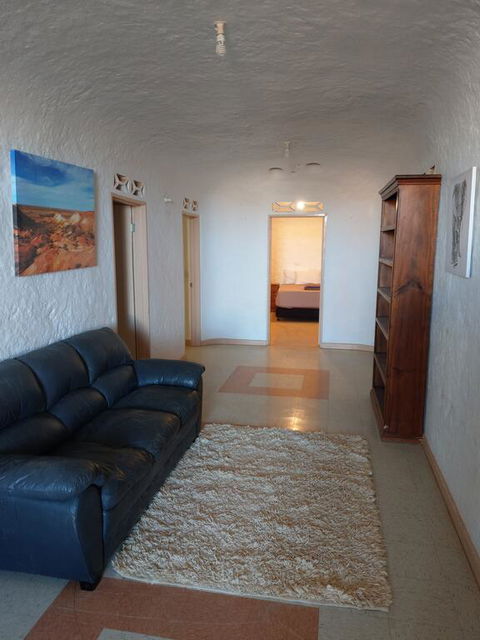 ANTE STREET DUGOUT - Kalgoorlie Accommodation 2