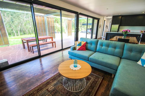 Apex House - Kalgoorlie Accommodation 1