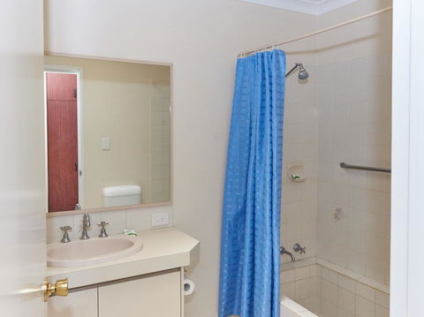 API Preston Beach Front Apartments - Kalgoorlie Accommodation 3