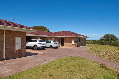 API Preston Beach Front Apartments - Kalgoorlie Accommodation 0