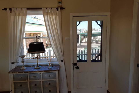 Appin Homestay Country Cabin - Kalgoorlie Accommodation 1