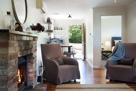 Argus Hill Cottage - Kalgoorlie Accommodation 3