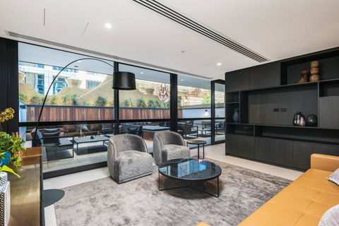 Arise Collins House - Kalgoorlie Accommodation 2