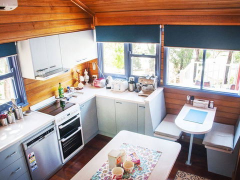 Artee House - A Bright Escape - Kalgoorlie Accommodation 1