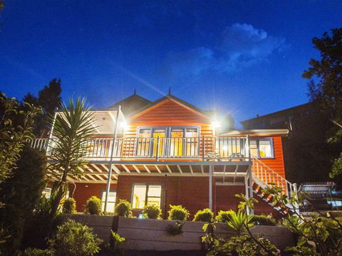 Artee House - A Bright Escape - Kalgoorlie Accommodation 2