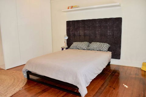 Artistic Apartment In Sunny Elwood Near St Kilda - Kalgoorlie Accommodation 3
