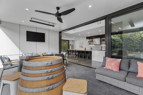 Luxurious Haven House By The Beachside Ocean Grove - Kalgoorlie Accommodation 1