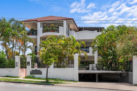 Luxury 2-Bed Penthouse With Private Rooftop - Kalgoorlie Accommodation 1