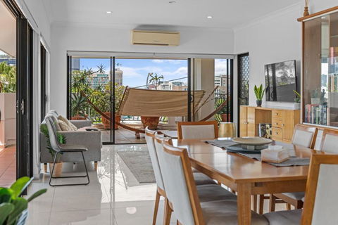Luxury 2-Bed Penthouse With Private Rooftop - Kalgoorlie Accommodation 2