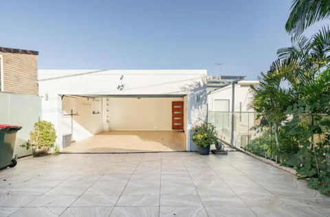 Luxury 3 Levels Villa With Spa, Pool And Gym - Kalgoorlie Accommodation 3