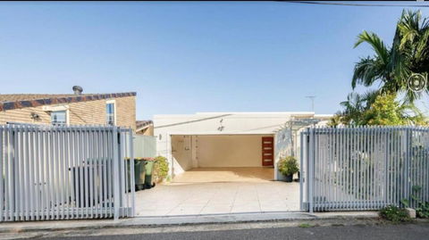 Luxury 3 Levels Villa With Spa, Pool And Gym - Kalgoorlie Accommodation 1