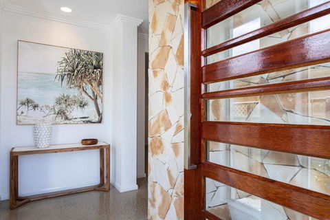 Luxury 6 Bedroom Home In Golden Beach - Kalgoorlie Accommodation 1