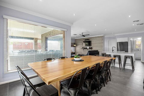 Luxury Coastal Escape - Kalgoorlie Accommodation 3