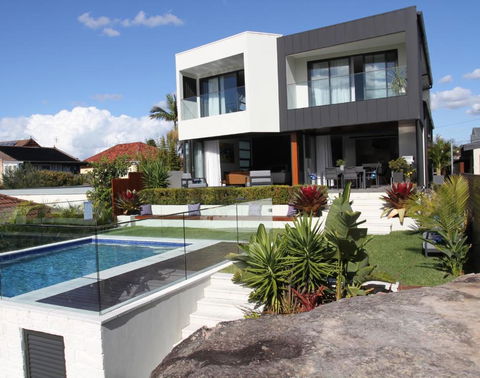 Luxury Holiday Retreat, 5 Bedroom, Dual Beach View - Kalgoorlie Accommodation 0