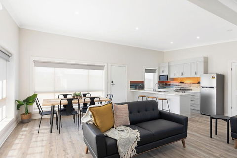 Luxury Apartments And Motel Rooms - Free Wifi - Close To Beach - Kalgoorlie Accommodation 0
