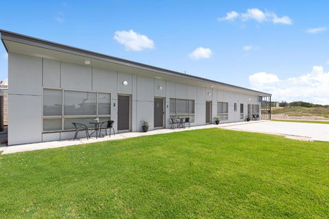 Luxury Apartments And Motel Rooms - Free Wifi - Close To Beach - Kalgoorlie Accommodation 1