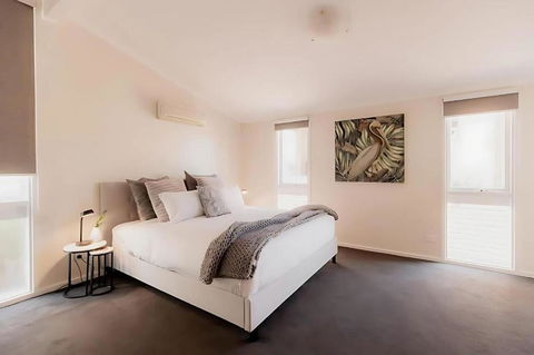 Luxury On The Derwent Family Home With Hot Tub - Kalgoorlie Accommodation 0