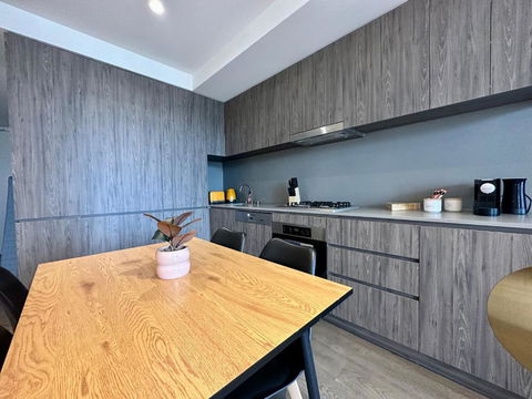 Luxury Top Level 1 Bedroom Apartment With Stunning View In Adelaide CBD - 1 Minute Walk To Rundle Mall - Free Wifi & Netflix - Kalgoorlie Accommodation 3