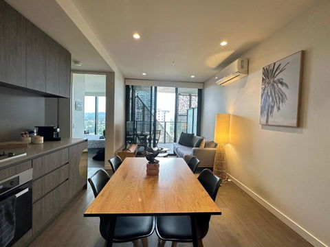 Luxury Top Level 1 Bedroom Apartment With Stunning View In Adelaide CBD - 1 Minute Walk To Rundle Mall - Free Wifi & Netflix - Kalgoorlie Accommodation 2