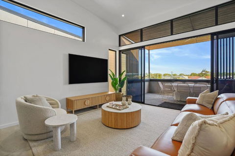 Luxury Townhouse Mooloolaba - Kalgoorlie Accommodation 3
