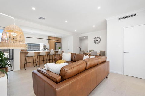 Luxury Urban Retreat - Kalgoorlie Accommodation 0