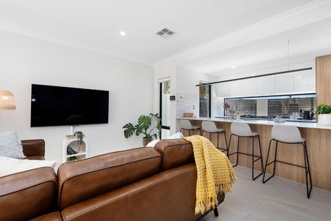 Luxury Urban Retreat - Kalgoorlie Accommodation 3