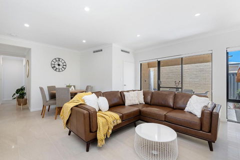 Luxury Urban Retreat - Kalgoorlie Accommodation 2